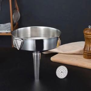 กรวยสแตนเลส 201 อเนกประสงค์ ขายส่งจากโรงงาน พร้อมตัวกรองแบบถอดได้ ดีไซน์ห่วงแขวน สำหรับใช้กับของเหลว เช่น เบียร์ และอื่นๆ - Product Image 6