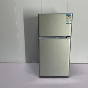 Réfrigérateur domestique à double porte avec congélateur supérieur, 100-149L, en acier inoxydable, à froid direct, dégivrage manuel - Product Image 3