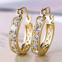 CAOSHI Boucles d'oreilles créoles rondes au design ajouré délicat, serties de zircone cubique étincelante, plaquées or, pour femme, idéales pour fiançailles et mariage