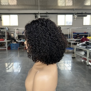Nouvelle Perruque Courte Bouclée Lagos en Cheveux Humains Ligne de Cheveux Naturelle XX05 Couleur Naturelle Vente en Gros Perruque Frontale 13x4 Dentelle HD Perruques Ligne de Cheveux Basse - Product Image 4