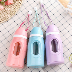 Linda botella de agua de dibujos animados para niños, artículos para beber de plástico rosa, morado y azul con asa, taza portátil para uso escolar para niños - Product Image 3