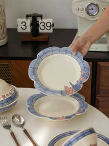 New Product Hot Sale Vintage Elegant Blue Pattern Ceramic Dinnerware <b>Sets</b> Creative Series <b>Microwave</b> Safe Dishwasher Safe - Product Image 2