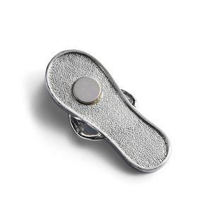 Aimants de réfrigérateur personnalisés en métal gaufré argenté en forme de tongs ornées de diamants bleus - Product Image 4