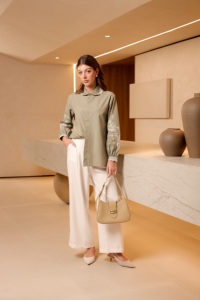 Elegante Blusa de Algodón con Bordado Peroza y Botones Frontales Ocultos para Oficina y Ropa Formal - Product Image 4