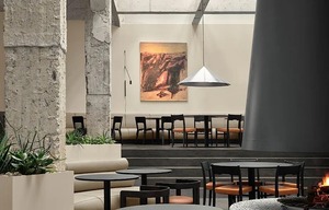 Ensemble de meubles d'hôtel en bois durable, style minimaliste moderne, tables rondes, chaises, usage commercial pour l'intérieur des hôtels - Product Image 1