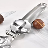 Multifunctionele notenopener met gekruist mes, gekarteld mes, scherp roestvrijstalen notenkraker, kastanjeklem voor walnoot, pistache