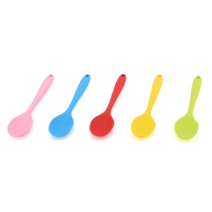ไม้พายยางซิลิโคนทนความร้อน ช้อนหลากสีสำหรับเครื่องครัวแบบไม่ติดกระทะ - Product Image 1