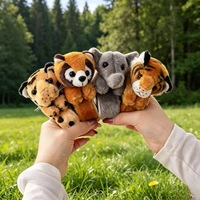 Bracelet anti-stress en peluche polyester en gros, animaux en peluche (tigre, éléphant, girafe, panda), rembourrage en coton PP, maille personnalisée