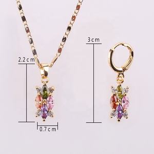 Diseño de trébol Artificial, joyería de oro de 22K, Dubái - Product Image 3