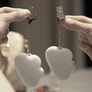 Nueva Linterna Recargable en Forma de Corazón con Llavero Táctil, Accesorio para Bolsos, Colgante con Luz LED, Llavero con Luz Nocturna - Product Image 6