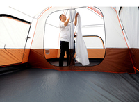 Tente de camping double couche avec deux chambres pour l'été, le glamping et les familles sur la plage