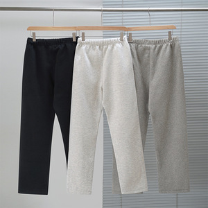 Pantaloni da Tuta Senza Polsino PE22 Essentials Stampa Floccata Avena Chiaro Avena Scuro Elasticizzati Oversize - Product Image 2