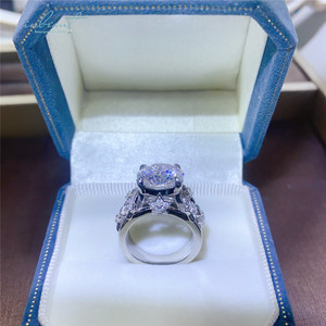 แหวนเพชรโมอิสสำหรับสตรีลายดอกไม้ร้อยกะรัตทดสอบด้วยเพชร5กะรัตแบบดั้งเดิมสีตัดสดใส - Product Image 3