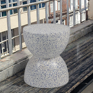 Décoration moderne OEM du Vietnam mobilier d'intérieur et d'extérieur Table de chevet tabourets en béton poufs pour hôtel parc chambre à coucher - Product Image 2