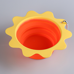 <b>Sun</b> Shape Collapsible Pet Bowl Silicone Feeder With Carabiner Heat Resistant - Product Image 3
