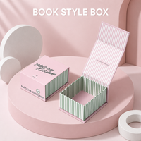 Boîte en carton rigide magnétique imperméable rose personnalisée avec éponge, rayures verticales, couvercle rabattable de luxe pour friandises de la Saint-Valentin, noix, bijoux