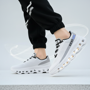 Scarpe da Corsa Bianche da <span class=keywords><strong>Uomo</strong></span> Traspiranti con <span class=keywords><strong>Suola</strong></span> Cava Leggere <span class=keywords><strong>Sneakers</strong></span> da Ginnastica in Stock con Logo Personalizzabile OEM e Taglie Grandi - Product Image 2