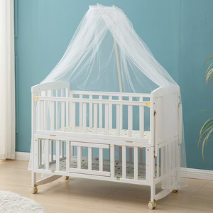 Culla per Neonati in Legno Bianco Multifunzione Moderna su Misura, Culla in Rattan da Comodino per Neonati, per Uso Ospedaliero e Domestico - Product Image 1