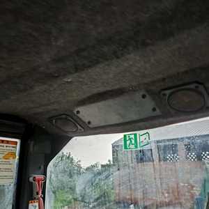 Excavadora Compacta de Orugas de Goma YANMAR VIO55 con Martillo Rompedor, Barrena, Garra y Accesorios de Trabajo - Product Image 3