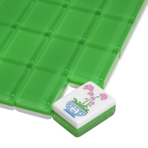 Juego de Fichas de Mahjong Americanas Portátiles de Acrílico Verde con Grabado de Orquídeas y Gatos, con Logotipo Personalizado, para Entretenimiento Familiar y Fiestas - Product Image 3