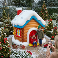 Grande sculpture de maison de pain d'épices de Noël pour exposition extérieure, centre commercial, jardin, et comme lieu photo décoratif