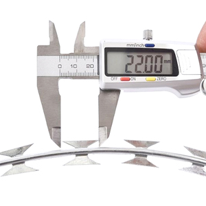 Alambre de Púas Galvanizado de Alta Resistencia BTO28 para Defensa Fronteriza, Tipo Espiral <span class=keywords><strong>Concertina</strong></span> - Product Image 2