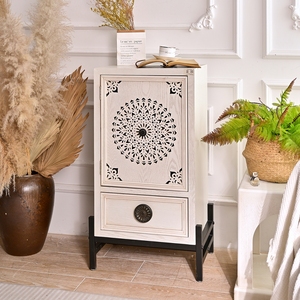 Meuble de rangement latéral de cuisine en bois blanc INNOVA, armoire avec pieds en métal, salle à manger, salon, entrée, hôtel, accent moderne, décoration de la maison - Product Image 2