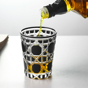 <span class=keywords><strong>Verre</strong></span> à <span class=keywords><strong>eau</strong></span> de style européen, sculpté à la main, rétro, <span class=keywords><strong>couleur</strong></span> palais, <span class=keywords><strong>verre</strong></span> à bière, luxe léger, cristal, <span class=keywords><strong>verre</strong></span> à whisky, <span class=keywords><strong>verre</strong></span> à liqueur - Product Image 3