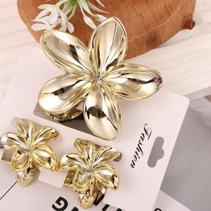 Nouvel Arrivage – Lot de 3 Pinces à Cheveux Fleur d'Œuf, Couleurs Dégradées, en Plastique, pour un Accessoire de Coiffure Tendance pour les Vacances - Product Image 5