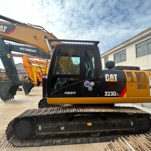 รถขุด CAT 323D2L น้ำหนัก 23 ตัน สภาพใหม่ 90% ของแท้ พร้อม EPA CE สำหรับงานก่อสร้าง รถขุดมือสอง 23 ตัน CAT 323D2L รถขุดมือสอง - Product Image 1
