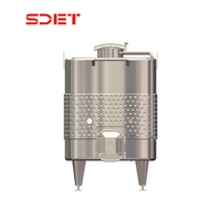 Cuves de fermentation carrées en acier inoxydable à double enveloppe pour la vinification avec prise pour chariot élévateur / raccord
