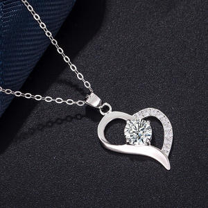 S925 चांदी-प्लेटेड प्लैटिनम दिल पेलेंट के साथ चांदी-प्लेटेड प्लैटिनम दिल पेलेंट सगाई - Product Image 6