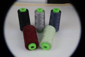 Fils à coudre en polyester de haute qualité, couleur unie, pour machines à broder - Product Image 3