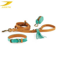 Collier et laisse pour animaux de compagnie en cuir suédé mat rétro de haute qualité OEM avec distributeur de sacs à déjections, accessoires robustes dorés, ensemble de promenade