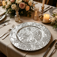 Nouvelles Assiettes de Présentation Rondes en PP Durable Effet Diamant Argenté pour Tables de Mariage Modernes et Glamour