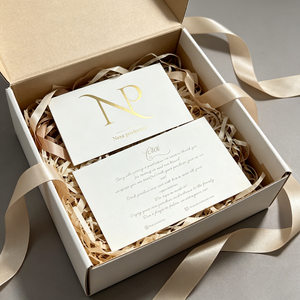 Tarjetas de Agradecimiento Personalizadas con Notas de Redes Sociales y Historia de Marca, Estilo Minimalista Francés, para Marcas de Lujo y Diseño - Product Image 3