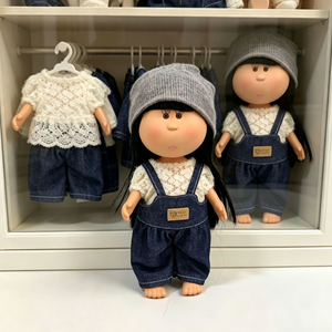 Solo Ropa (Sin Muñeca) - Atuendo de Muñeca Española de 24 cm: Pantalones Vaqueros con Tirantes, Camisa con Diseño de Copo de Nieve, Accesorios de Poliéster, Unisex 14 - Product Image 3