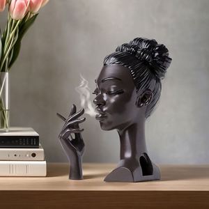 Colección de Figuras de Resina Elegantes - Busto y Mano de Mujer Africana para Arte Decorativo - Product Image 3