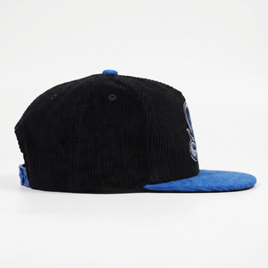 Casquettes de sport structurées à 5 panneaux en velours côtelé avec logo brodé plat bicolore personnalisé OEM et fermeture snapback - Product Image 4