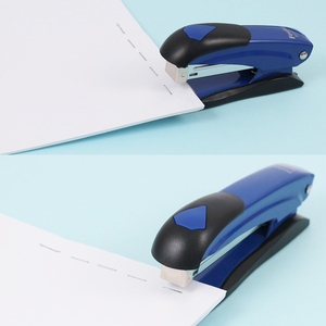 <span class=keywords><strong>Agrafeuse</strong></span> manuelle en métal FOSKA, format compact, sans bourrage, antidérapante, avec extracteur d'agrafes intégré <span class=keywords><strong>pour</strong></span> <span class=keywords><strong>bureau</strong></span>, salle <span class=keywords><strong>de</strong></span> classe et <span class=keywords><strong>bureau</strong></span> - Product Image 3