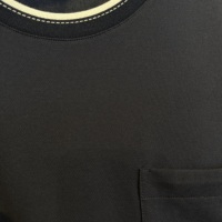 Urban Casual T-shirt van zacht gebreid katoen, polyester en spandex. Veelzijdige kleding voor dagelijks gebruik en vrije tijd.