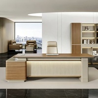 Bureau de direction moderne de luxe en forme de L pour patron ou manager, table d'ordinateur en bois avec design modulaire en PVC pour le mobilier de bureau à domicile