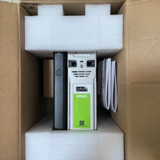 Plc Control Techniques Unidrive M701-04400172a 380-480v 3ph 7.5/11kw Ac Drive for Warranty Product