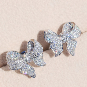 Orecchini a perno con fiocco stile coreano, piccoli, eleganti e chic, gioielli per le orecchie da donna, per il pendolarismo, l'uso quotidiano, come regalo - Product Image 1