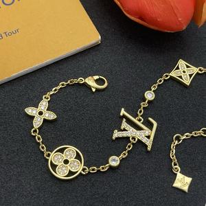 Conjunto de Pulseras y Brazaletes Apilables de Lujo para Mujer con Cadena de Mariposa y Perlas de Imitación en Oro de 10K, Regalo de Moda - Product Image 1