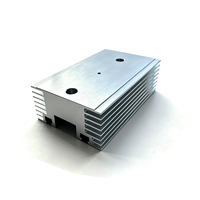 Dissipateur thermique en aluminium extrudé industriel avec trous de fixation pré-percés pour module de contrôle de puissance à thyristor