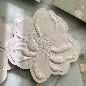 Cartes de nom de mariage personnalisées élégantes, marque-places de table sur mesure, décoration de sièges pour invités, carte de vœux imprimée sur papier - Product Image 1