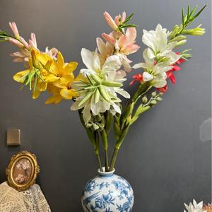 KEWEI T999 Venta caliente de seda de un solo tallo largo Canna lirio <span class=keywords><strong>flores</strong></span> artificiales <span class=keywords><strong>flores</strong></span> tropicales decoración del hogar - Product Image 2