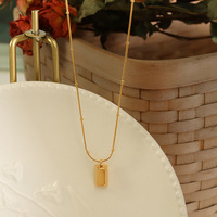 Ensemble de collier avec pendentif carré en chaîne serpent imperméable et hypoallergénique, design unique, plaqué or et argent, en acier inoxydable