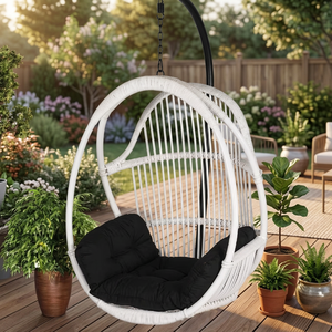 Fauteuil suspendu moderne et élégant en rotin blanc et bois massif, pivotant et confortable avec coussin, pour la détente en extérieur dans la cour. - Product Image 3
